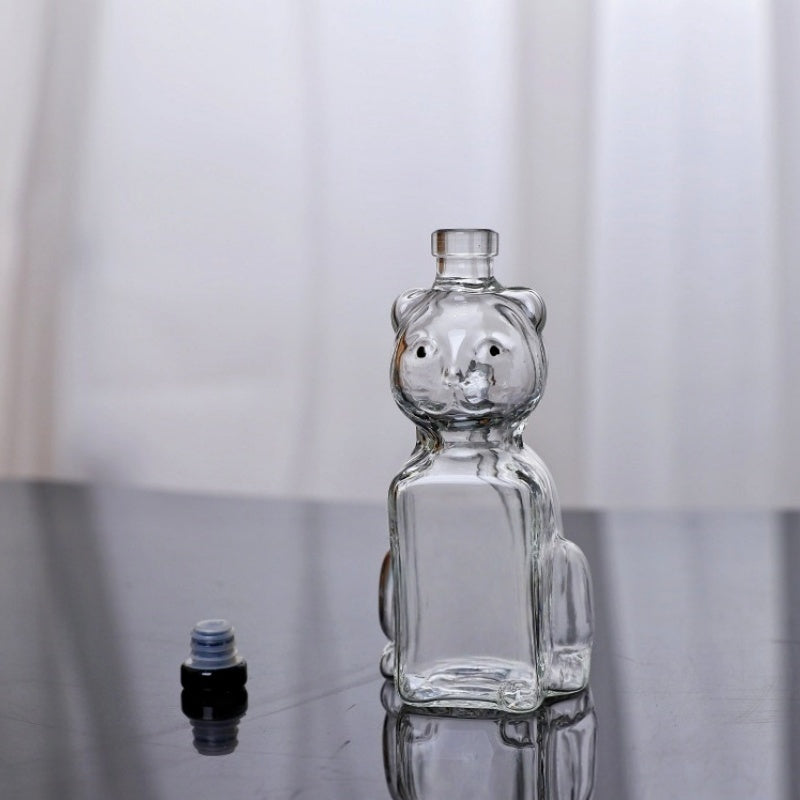 Cat-Shaped Glass Bottle\u002FHandcrafted High Borosilicate Glass\u002FSitting Cat Design with Round Head, Upright Ears, Curved Tail\u002FVivid Three-Dimensional Details\u002FBlack Cap Seals Freshness