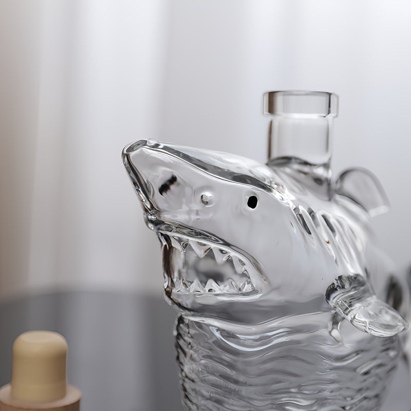 1pc 3D Shark-Shaped Glass Decanter & Splitter \u002F High Borosilicate Glass - Heat-Resistant, Smooth & Easy to Clean, Hand Wash Only \u002F Realistic Design Whiskey Bottle for Home Bar Decor, Perfect for Gatherings and Bars